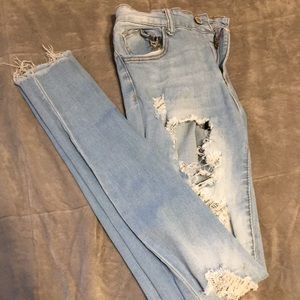 Light washed ripped jeans